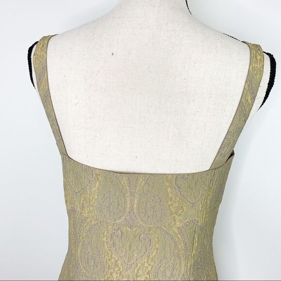 Tahari Scoop Neck Sleeveless Gold Brocade Sheath Dress w/Organza Trim NWOT Sz 10 - Picture 11 of 16